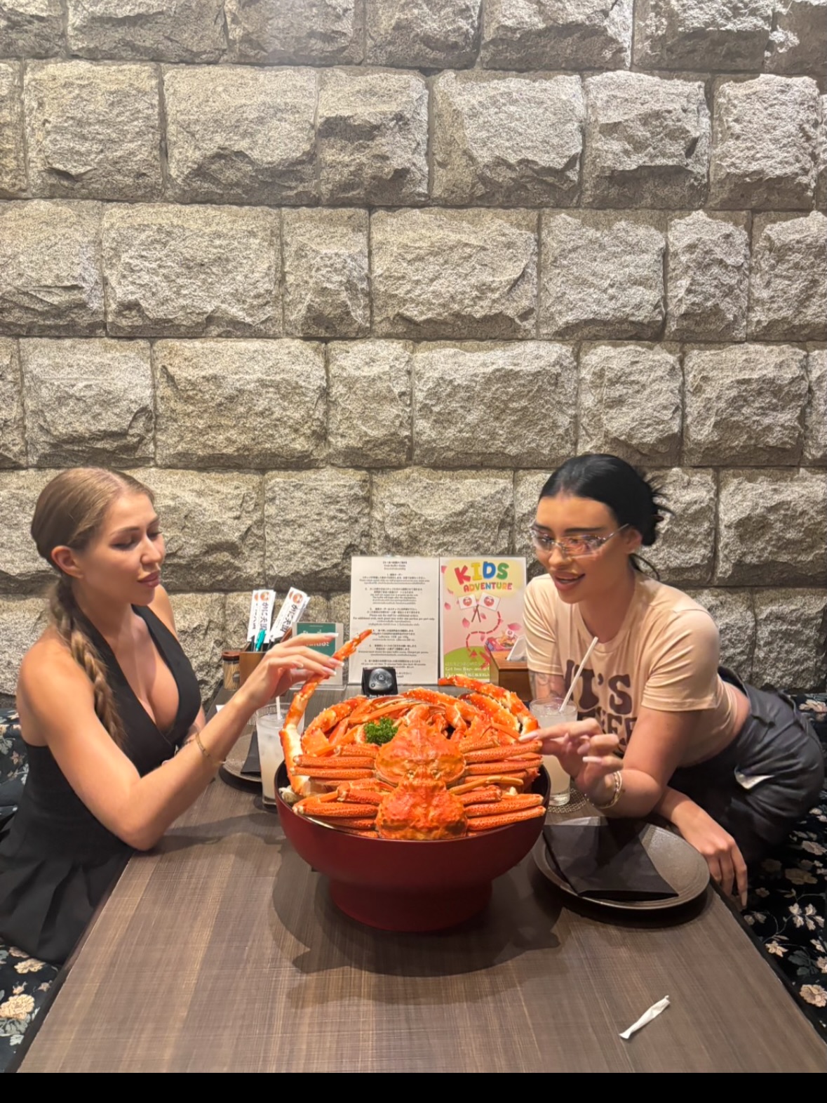 Thank you very much for visiting us 💘🦀😘
📍Kanitengoku Asok Sukhumvit23
☎0800743032
LINE @080vecfn
Whats App +66 80 074 3032
📅Monday - Thursday, Saturday - Sunday ⏰11:30 AM - 11:00 PM
📅Friday
⏰3:00 PM - 11:00 PM