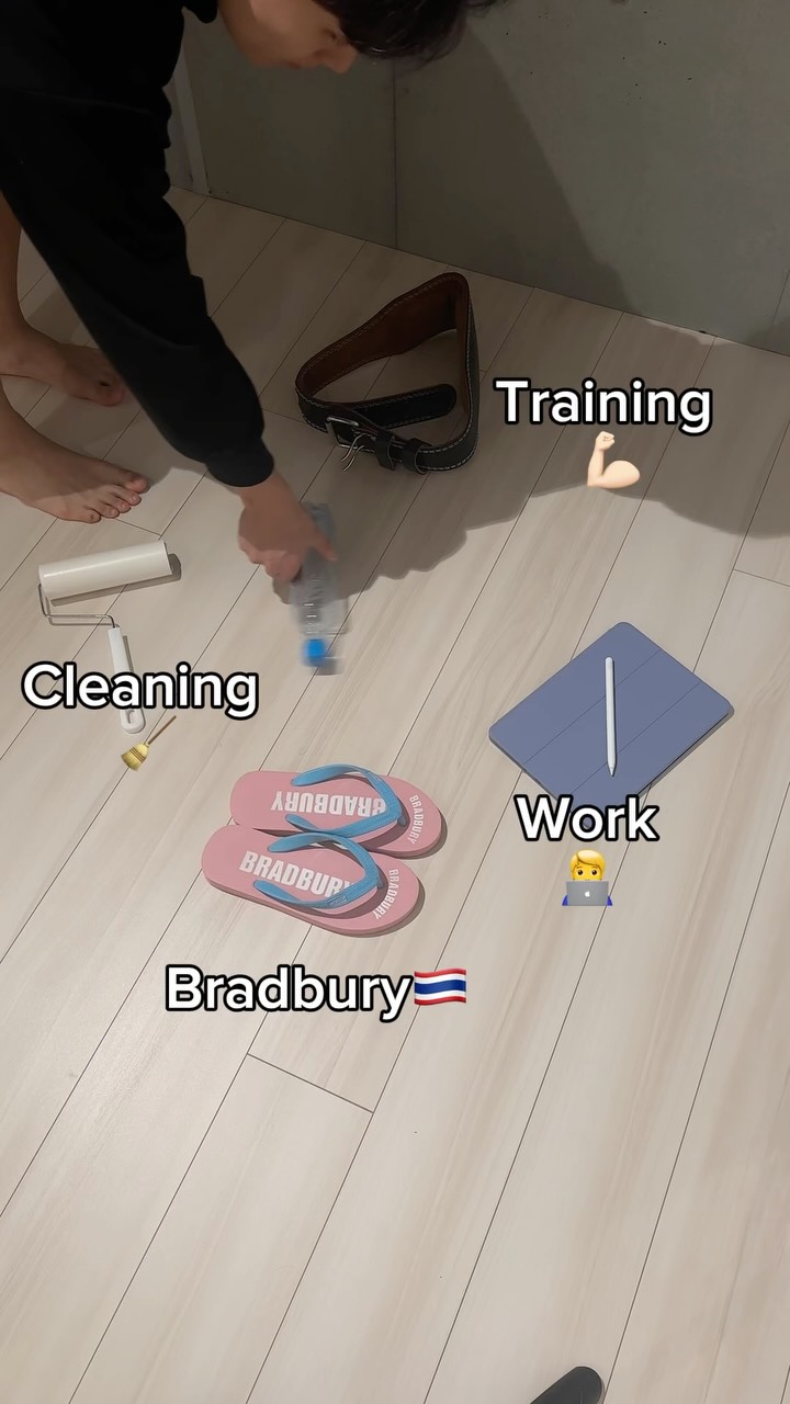 Some people plan their day.

I let fate decide. 😂

Cleaning? ❌
Work? ❌
Training? ❌

Bradbury? ✅🇹🇭

See you there.

📍 Bradbury - Soi Sukhumvit 61
🕛 12:00 - 0:00

#BRADBURY #massage #bangkoktrip #meme #InstaWorthy