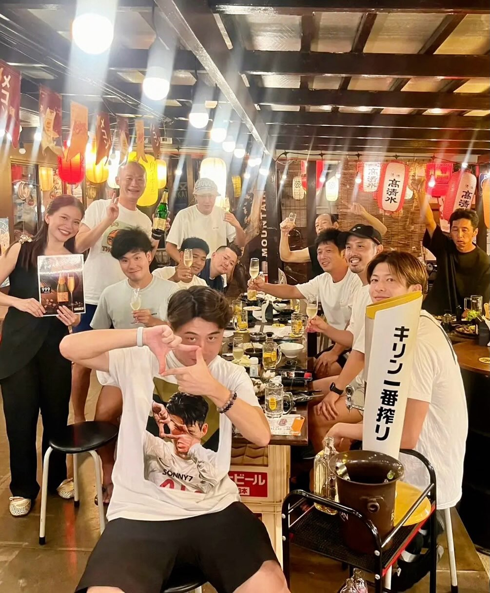 🥂✨CHOYA EVENT at Thonglor Yokocho✨🥂

CHOYAイベントにご来店いただいた皆さま
本当にありがとうございました！

店内は終始大盛況👏🏻👏🏻👏🏻
たくさんのお客様にCHOYAの梅酒を楽しんでいただき
笑顔あふれる素敵な夜となりました😊

ฟรีชิม（無料試飲）から始まり、そのままお気に入りの1杯を見つけてくださるお客様もたくさん✨

ขอบคุณทุกท่านที่มาร่วมงาน CHOYA กับพวกเราที่ Thonglor Yokocho 🙏
บรรยากาศเมื่อคืนสนุกมาก เต็มไปด้วยรอยยิ้ม เสียงหัวเราะ และการชนแก้ว🥂

トンロー横丁では、これからも皆さまに楽しんでいただけるイベントを開催していきます！

See you at the next event! 🍑

#ThonglorYokocho #トンロー横丁 #CHOYA #梅酒 #ThonglorIzakaya