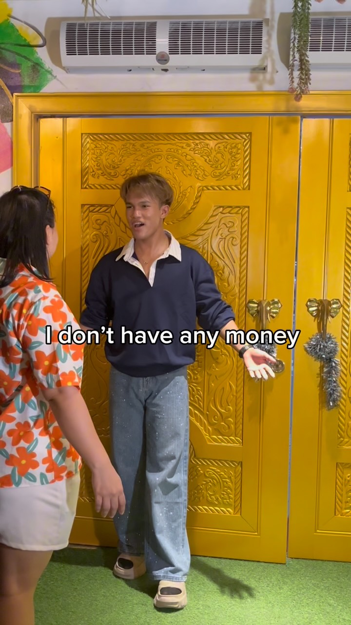 “I don’t have any money…” 😅

At Bradbury, a smile is always free. 🤍✨

📍 Bradbury – Soi Sukhumvit 61
⏰ Open Daily 12:00–00:00

#Bradbury #Bangkok #Thailand #Massage #Funny
