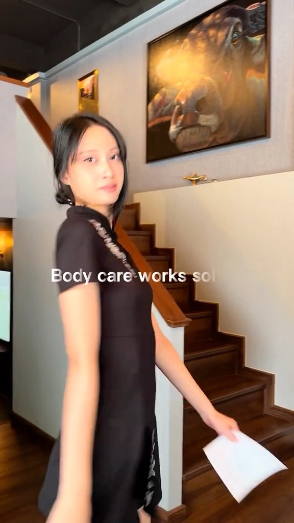 Take a break from the busy world and let us take care of you 💆

You can make a reservation at here👇
☎️ 02 124 5246
DM (X or FACEBOOK)
WhatsApp +66 98 925 5888
Line  lin.ee/YOE9biR
#bodycareworks #สปาเวียดนาม #relaxing #vietnambarber