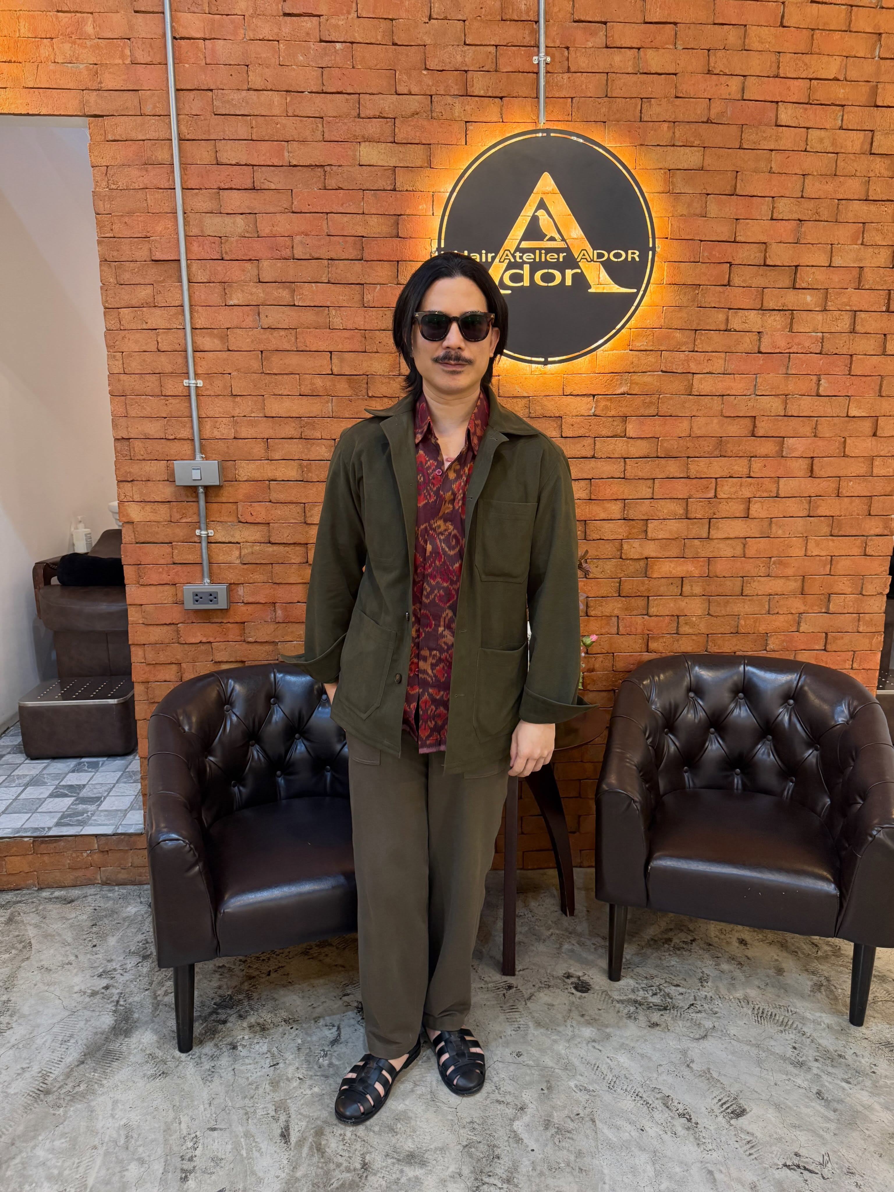 Effortlessly cool. 👽
ขอบคุณคุณเฟิด SlotMachine ที่แวะมาใช้บริการ ADOR Thonglor ค่ะ 🙏✨

#HairAtelierADOR #ร้านทำผมทองหล่อ 
#ร้านทำผมสไตล์ญี่ปุ่น #ตัดผมผู้ชาย