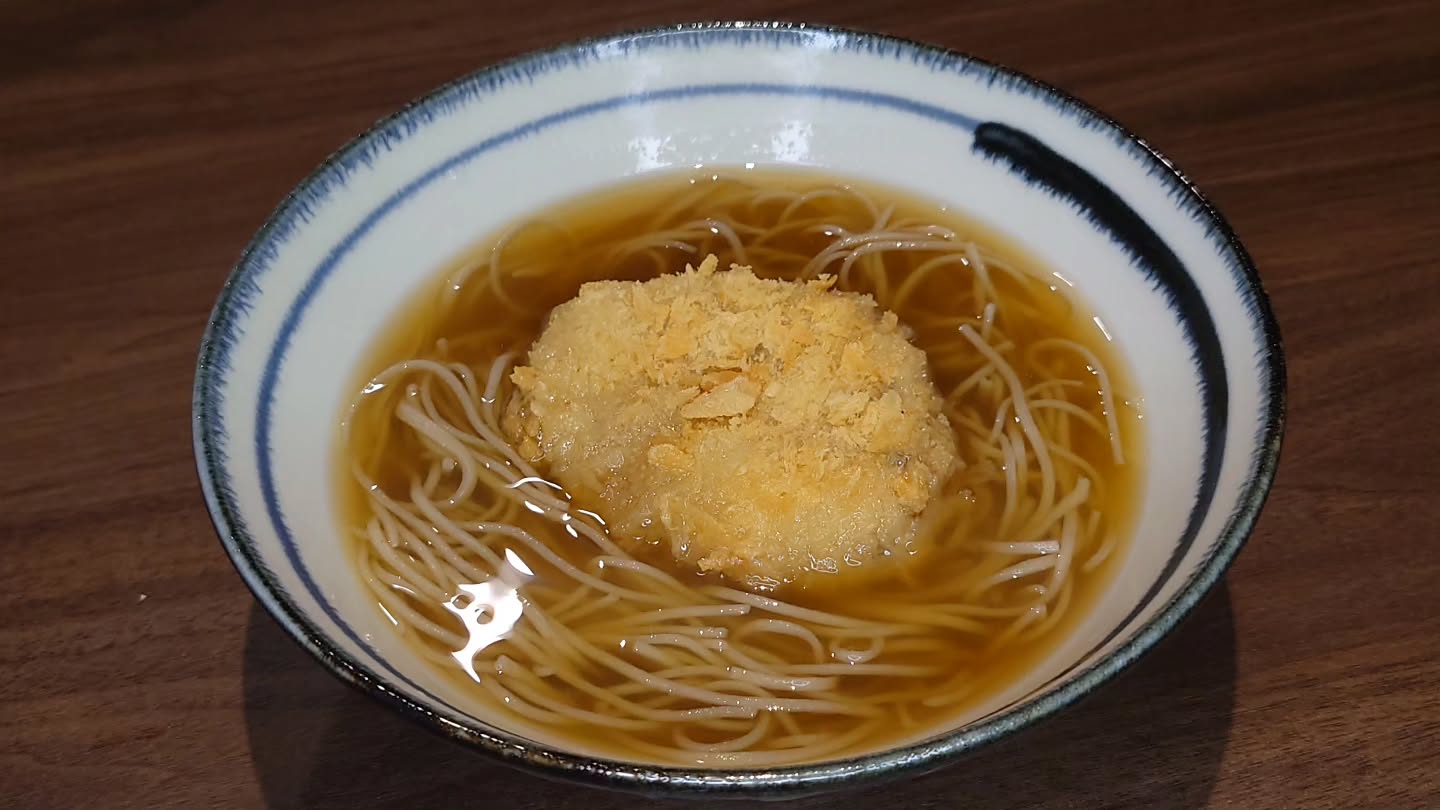 #コロッケ蕎麦 
#冷やしピリ辛鴨蕎麦 
#かき揚げもり蕎麦

なんか書こうと思って忘れちゃったので
とりあえず写真をば
