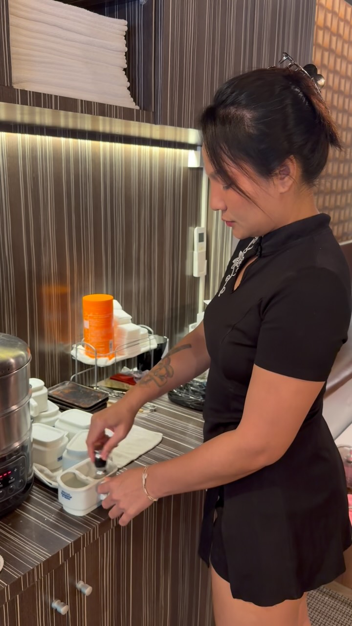 ✨ One place. Complete relaxation.
Experience our signature Vietnamese barber service and soothing full-body massage all in the heart of Bangkok🩷
📍Body Care Works, Sukhumvit Soi 18
Open daily: 10:00 AM – 10:00 PM

Book your relaxing experience today. 🌿
☎️ 02 124 5246
DM (X or FACEBOOK)
WhatsApp +66 98 925 5888
#bodycareworks #สปาเวียดนาม #relaxing #vietnambarber