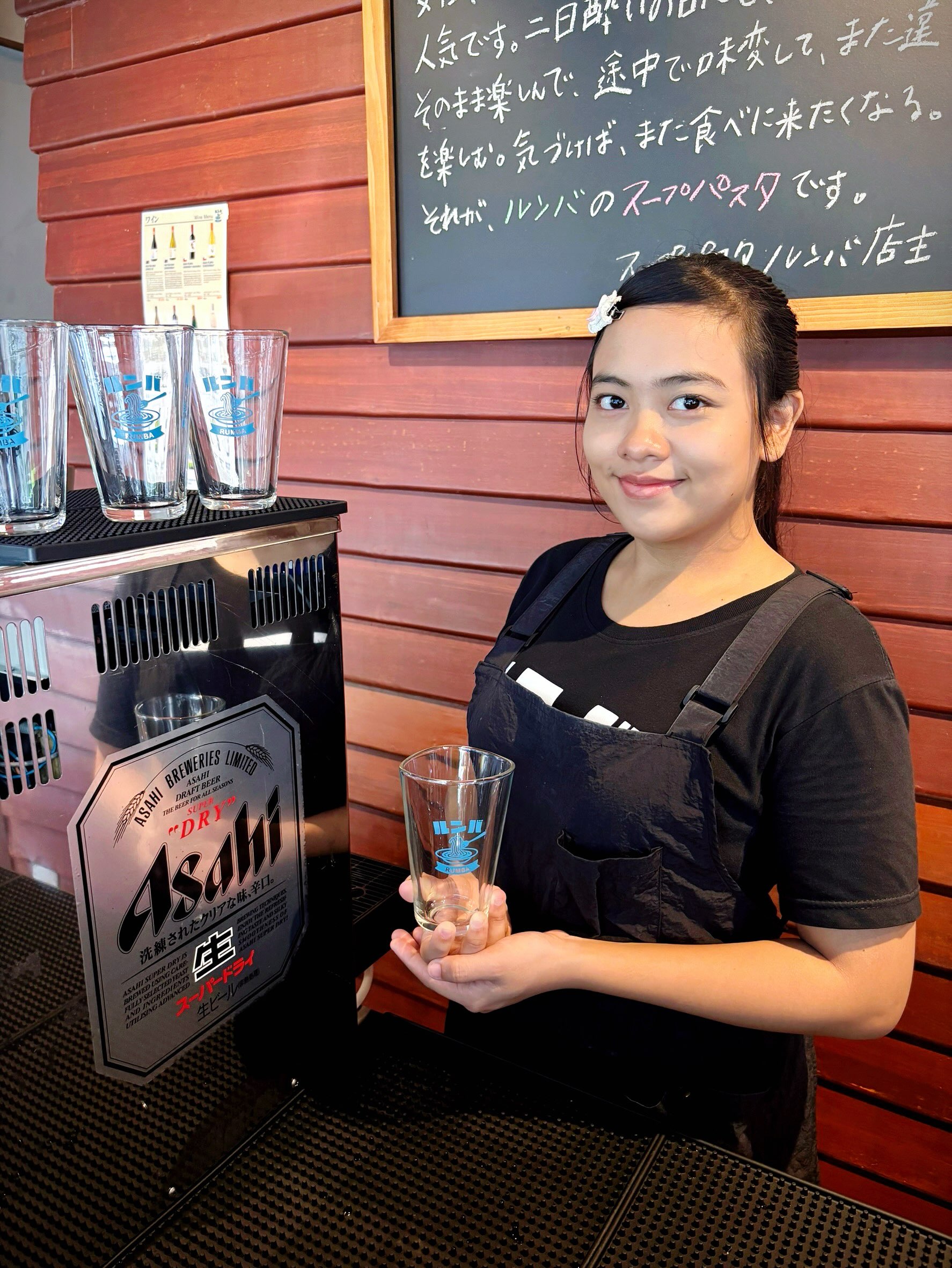 ついに…🍺

.
お待たせしました‼️
RUMBAでアサヒ生ビール始めます‼️

「生ビールはありますか？」
そんなお声をたくさんいただきました。。。

ようやく
アサヒ生ビールの提供をスタートします👏

🎉 登場記念キャンペーン 🎉

🍺 通常120B → 80B
期間限定で何杯飲んでも1杯80B‼️

さらに✨
人気のルンバ前菜盛りが
50B OFFになるLINEクーポンも配信中🙌
(LINE登録してね🥹)

冷えたアサヒ生ビールと、
ルンバ自慢の前菜盛りで乾杯しませんか？🍻

皆さまのご来店をピリッとお待ちしております😊

📍Thonglor RUMBA
📩 ご予約・お問い合わせはDMから
🔗 LINEクーポンはこちら
https://linktr.ee/rumba.thonglor

#ThonglorRUMBA #バンコクグルメ #トンロー #アサヒ生ビール #居酒屋