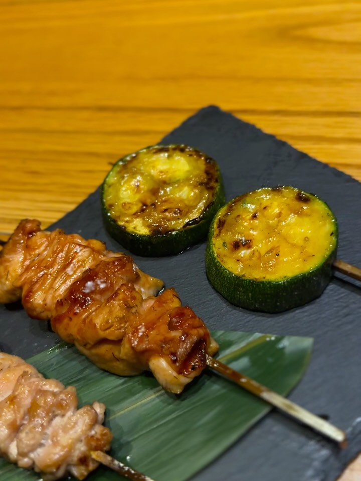 The Art of Yakitori.
ความเรียบง่ายที่ผ่านการปรุงอย่างประณีต
วัตถุดิบคุณภาพ เทคนิคที่สืบทอด และไฟที่ควบคุมอย่างพิถีพิถัน

เพื่อให้ทุกคำเป็นประสบการณ์ที่น่าจดจำ

Shirokane Tori Tama Bangkok

☎️สามารถจองโต๊ะได้ที่หมายเลข
02-382-0141 หรือ 063-851-6529
(โทรได้ตั้งแต่วันจันทร์-เสาร์ในช่วงเวลา 14:00-22.30 )

⏰เปิดทุกวัน (จันทร์-เสาร์) 17:00 - 23:00 น.
📍Park Lane เอกมัย มีที่จอดรถภายในโครงการ
🚆BTS เอกมัย (ทางออก 1) เดินเพียงไม่กี่นาที

#yakitori #yakitoribangkok #toritamabangkok #bangkokfoodies #ekkamai