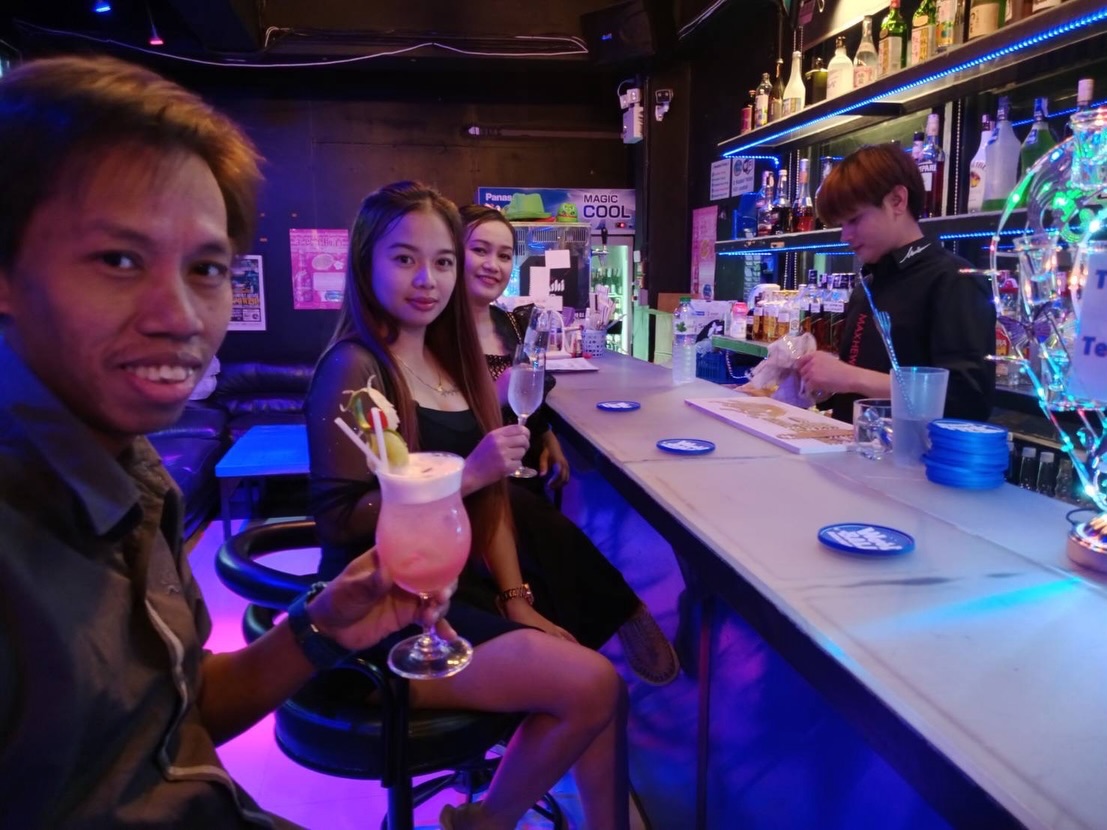 Karaoke? Why not! Come to Woodball Pattaya and sing along with our beautiful staff members. We have a large selection of songs in multiple languages. Our menu includes delicious food and tasty drinks! Woodball Pattaya can be easily found on Walking Street, across from Fahrenheit Agogo. See you tonight! 🫶🎶🎤🩷