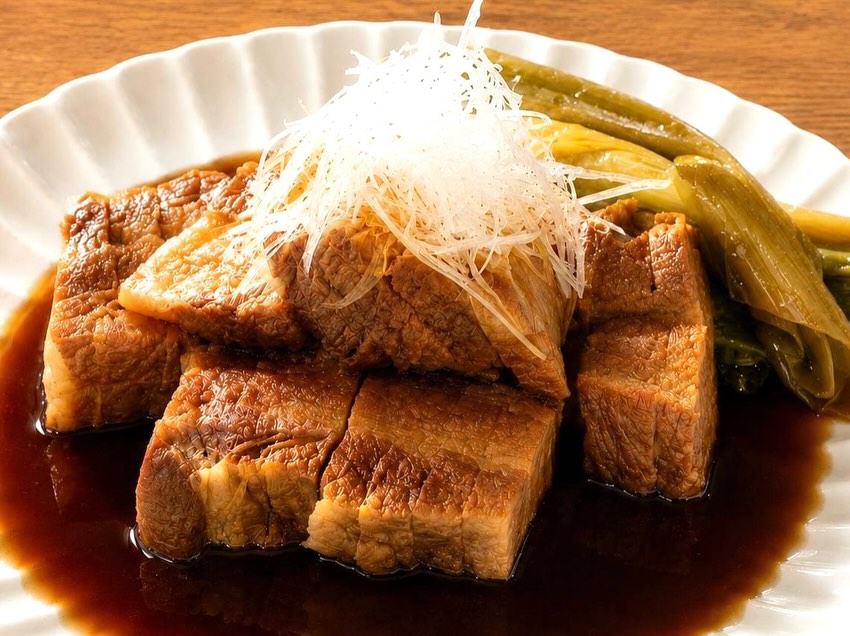 雨が降っていますが
今夜も元気いっぱい おもてなしの心満載で
皆様のご来店お待ちしております🙇

おひとりさま大歓迎！
カウンター席大人気

おばんざい、鉄板焼きメニュー
二階テーブル席、三階個室完備
一階カウンター席でもオーダー可能です

黒兵衛では
各種ご宴会のご予約承ります♪
コース1,000バーツ〜
飲み放題 300バーツor 400バーツ

二階テーブル席
三階9名様までの小宴会用個室ございます。

よろしくお願いします♪
8月もHappy hour 開催中です
17:00〜19:30

キリンビール大瓶　120B
ウィスキーハイボール　80B

Happy hour in  August❗️
17:00〜19:30
Kirin Beer Big Bottle 120B
Whisky Hi-ball 80B

#バンコク創作料理居酒屋 #バンコク日本料理店 #バンコク小料理屋 #バンコクおひとりさま #バンコク1人飲み プラカノン バンコク日本人女性スタッフ常駐 バンコクおかみさん バンコクお好み焼き屋 バンコク鉄板焼き  バンコクおばんざい  japanesefood bangkok phrakhanong japaneserestaurant reopen happyhour obanzai bangkokokonomiyaki bangkokteppanyaki