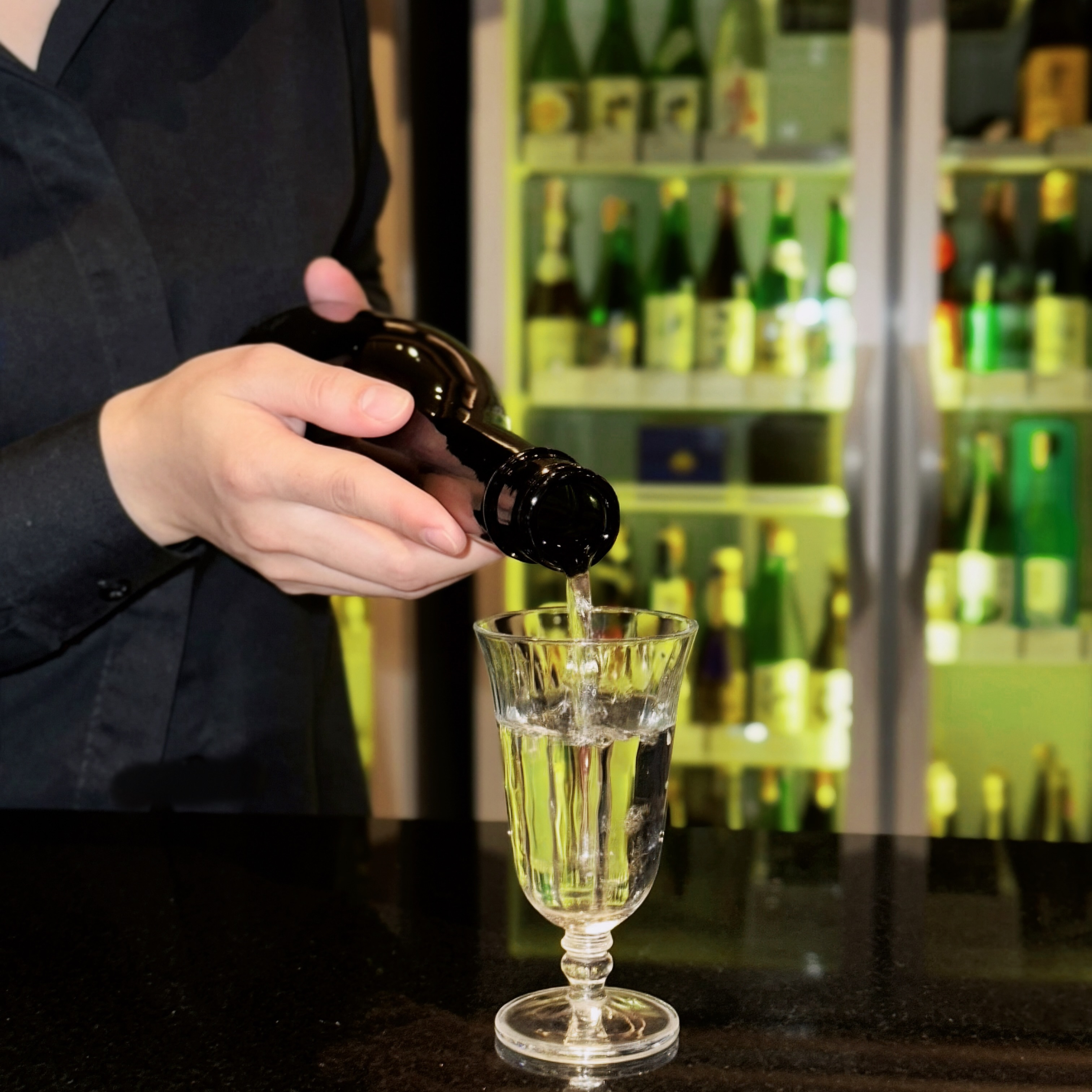 🍶 Let us help you find your sake.

With so many varieties available by the glass, there’s always something new to discover at ORIHARA SHOTEN BANGKOK 🍶

Tell us what kind of flavors you enjoy, and our staff will help you find a sake that matches your taste. ✨

Your next favorite sake might be just one glass away. 🍶

📌โครงการ Park Lane เอกมัย
เปิดทุกวัน จันทร์-เสาร์: 17:00 - 00:00 น.
(วันเสาร์เปิดเร็ว 14:00 - 00.00น.)
🚗จอดรถในโครงการ Park Lane ได้เลย (สะดวกมากค่ะ)
🚊 BTS เอกมัย (ทางออก 1) เดินต่ออีกนิดก็ถึงค่ะ

#oriharashotenbangkok #sake #ekkamaibar #bangkokbar #thonglor