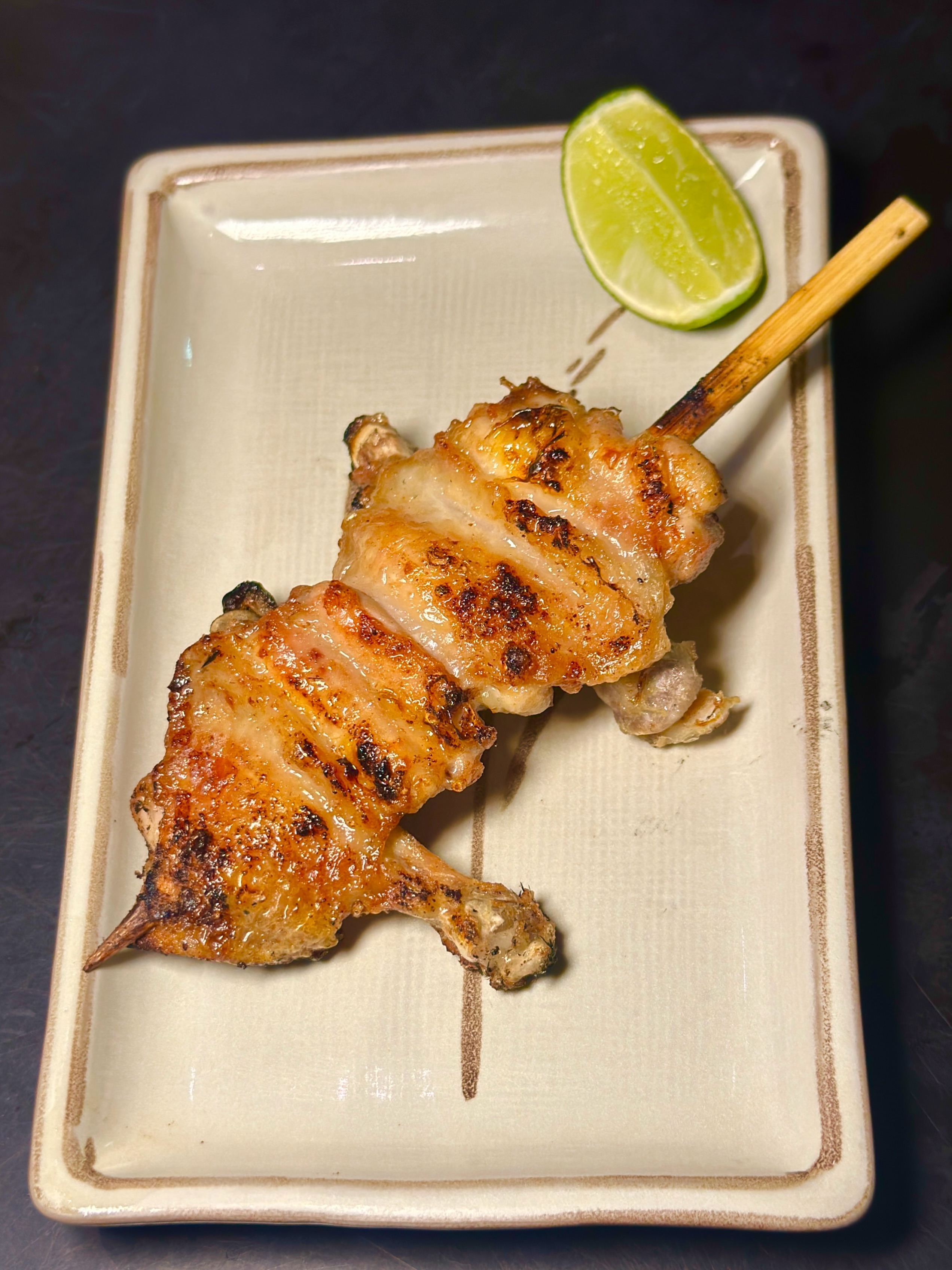 เหนือกว่าปีกไก่… คือศิลปะของการย่างไฟถ่าน

Tebasaki Yakitori หนังบางกรอบ หอมกลิ่นถ่าน เนื้อฉ่ำทุกคำ เสิร์ฟพร้อมมะนาวสดเพื่อดึงรสชาติให้สมบูรณ์แบบ

ค่ำคืนนี้ ให้มื้อธรรมดากลายเป็นช่วงเวลาที่น่าจดจำที่ Shirokane Tori Tama Bangkok

☎️สามารถจองโต๊ะได้ที่หมายเลข
02-382-0141 หรือ 063-851-6529
(โทรได้ตั้งแต่วันจันทร์-เสาร์ในช่วงเวลา 14:00-22.30 )

⏰เปิดทุกวัน (จันทร์-เสาร์) 17:00 - 23:00 น.
📍Park Lane เอกมัย มีที่จอดรถภายในโครงการ
🚆BTS เอกมัย (ทางออก 1) เดินเพียงไม่กี่นาที

#yakitori #yakitoribangkok  #toritamabangkok #bangkokfoodies #ekkamai