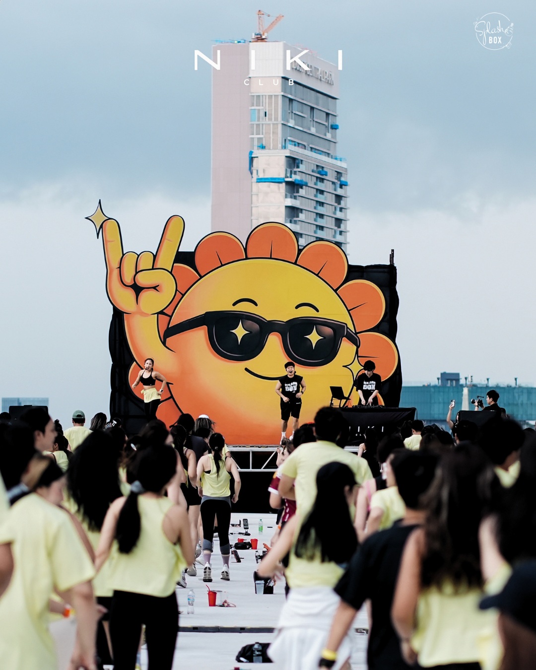 Throwing it back to DANCE TILL DUSK @ One Bangkok

captured through the lens of @wearenikiclub CLUB.

Two months later, and these shots still bring back all the energy from that day. ☀️🎶🥊

Thank you, NIKI CLUB, for making the memories look this good. 💙
_________________________
🥊 Splash Box Studio
📌 Marché Thonglor, Building A, 5M Floor
🕘 Opening hours : 9:00 to 22:00
🚿 Full Amenities Provided (Rental Sportswear, Rental Gloves, Rental Towels, Toiletries & Skincare)

#Splashbox #DarkBeatBoxercise
#DanceTillDusk #boxing #ThonglorGym