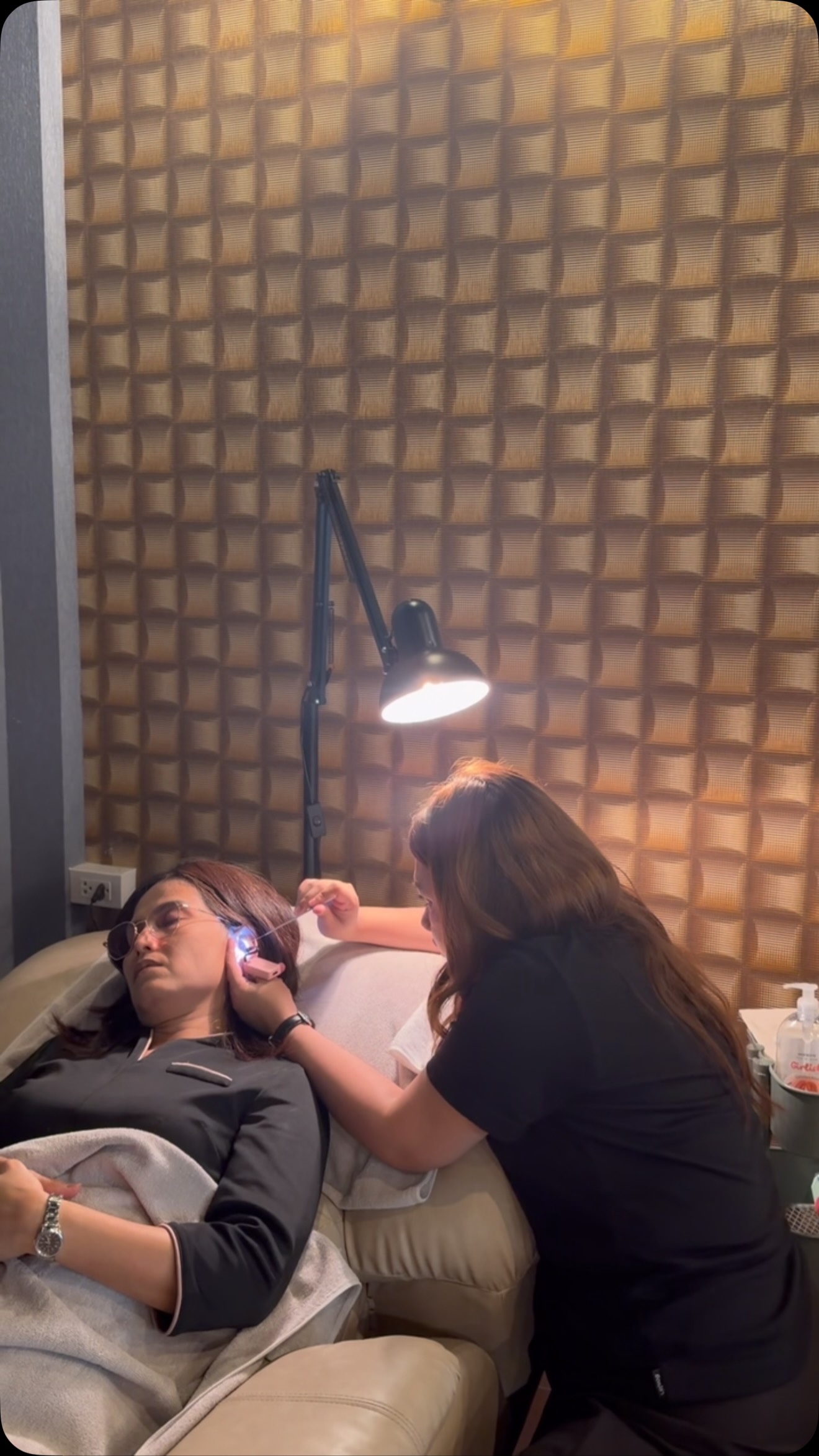 ✨ New team member in training! ✨
Our new therapist is currently practicing and refining their skills to make sure every treatment meets our standards🤍#bodycareworks #สปาเวียดนาม #relaxing #vietnambarber