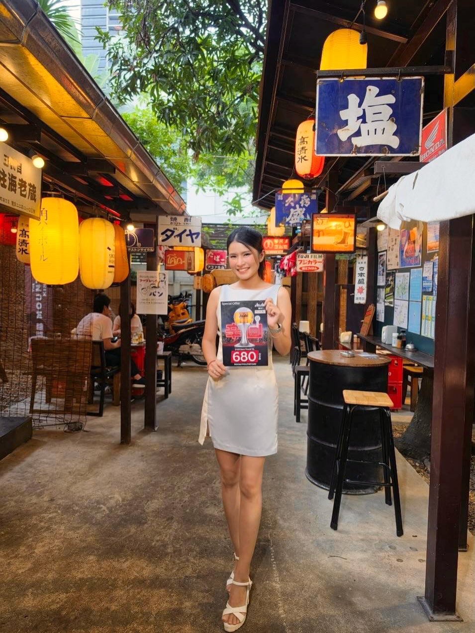 トンロー横丁(Thonglor Yokocho)