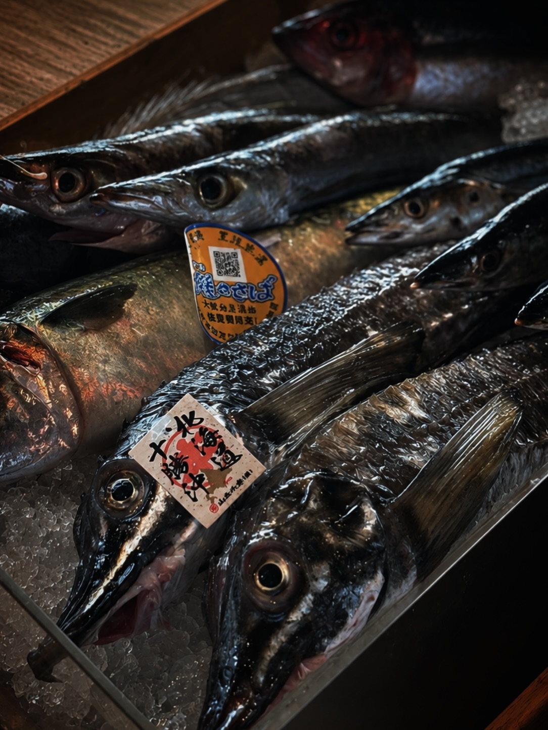 Seasonal Fish of Autumn

Fresh seasonal fish from Japan have arrived, including Pacific saury, beltfish, and sailfin poacher.

Enjoy the flavors of Japan at their seasonal best.

ปลาตามฤดูกาลในช่วงฤดูใบไม้ร่วง

ขณะนี้มีปลาตามฤดูกาลส่งตรงจากญี่ปุ่นเข้ามาแล้ว
ไม่ว่าจะเป็น ปลาซัมมะ ปลาดาบ และปลาฮักกากุ

เชิญสัมผัสรสชาติของปลาญี่ปุ่นในช่วงที่อร่อยที่สุดตามฤดูกาลครับ

#bangkokseafood 
#bangkokrestaurant 
#bangkokfoodies