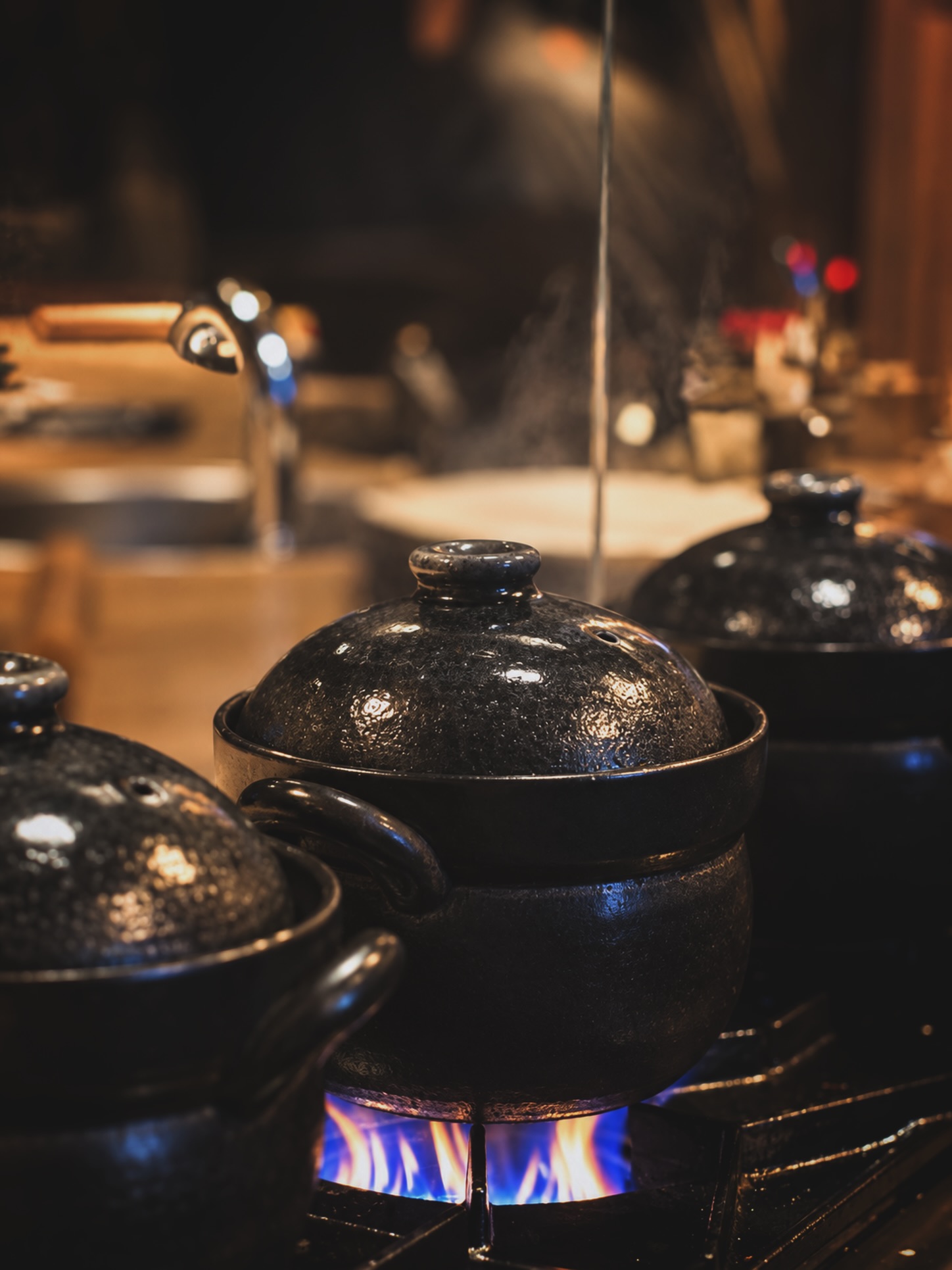 Donabe Rice

Each order is carefully cooked from scratch in an individual Japanese clay pot.

The rice slowly absorbs the rich umami of our dashi and the flavors of seasonal ingredients, resulting in perfectly fluffy grains with a fragrant, lightly crisp layer at the bottom.

ข้าวอบหม้อดินญี่ปุ่น Donabe Rice

ทุกออเดอร์ปรุงสดใหม่ โดยค่อย ๆ หุงอย่างพิถีพิถันในหม้อดินญี่ปุ่นแบบเฉพาะหม้อ

เมล็ดข้าวจะค่อย ๆ ซึมซับรสอูมามิจากน้ำดาชิและรสชาติของวัตถุดิบตามฤดูกาล จนได้ข้าวที่นุ่มฟู หอมกรุ่น พร้อมข้าวก้นหม้อที่เกรียมเล็กน้อยและมีกลิ่นหอมน่ารับประทาน

#bangkokfoodies 
#bangkokseafood 
#bangkokjapaneserestaurant