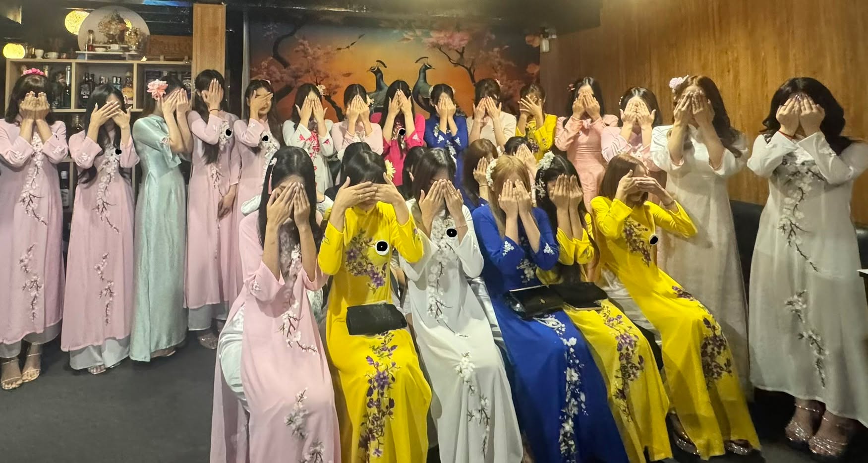 あと2日🎉お忘れなく！
たくさんのご来店誠にありがとうございます！
ご来店いただく際には、お席の空き状況を事前に確認していただけると幸いです✨

素敵なお時間をお過ごしいただけるようスタッフ一同準備しておりますので、お気軽にご相談ください😊

#バンコクカラオケ
#プロンポンカラオケ
#バンコク可愛い
#可愛い
#バンコクナイト