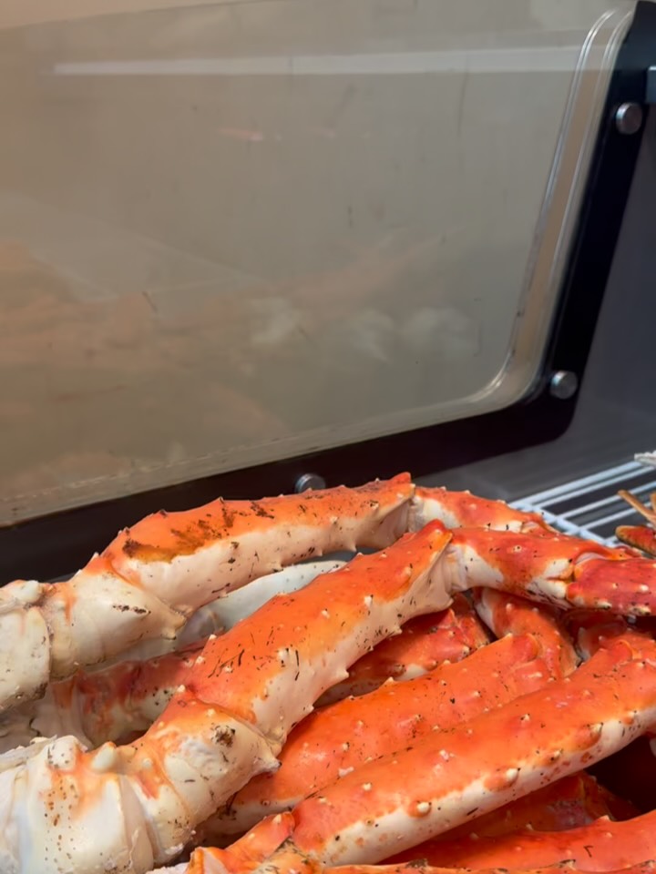 Premium crab, perfect Monday. 🦀✨

Reserve your table now
📞 062-531-2681 |
💬 LINE Official : lin.ee/rP2RMid

#KaniTengoku #KaniTengokuThonglor #Thonglor #foodie #Japanesefood